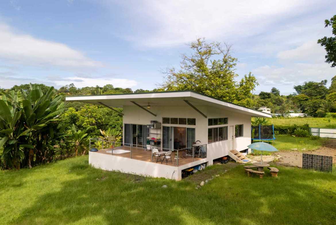 Serene 2-Bedroom Jungle Home with Cold Plunge on 2/3 acres, photo 7 of 24