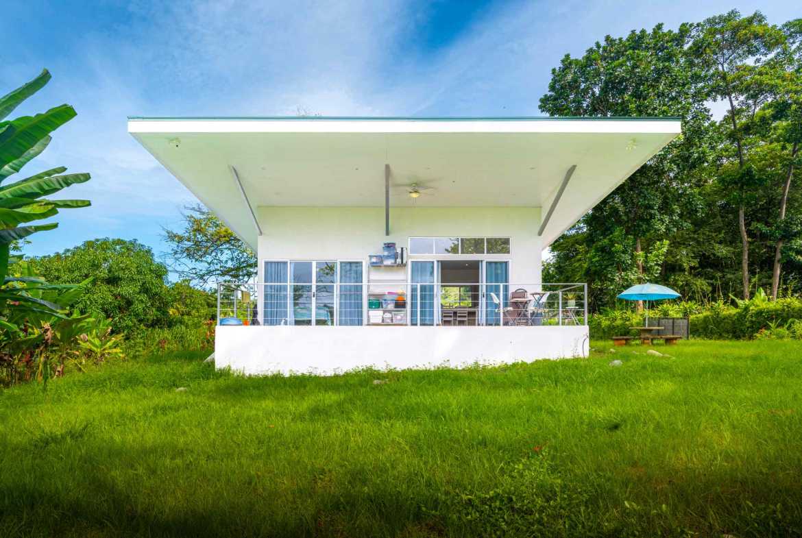 Serene 2-Bedroom Jungle Home with Cold Plunge on 2/3 acres, photo 13 of 24