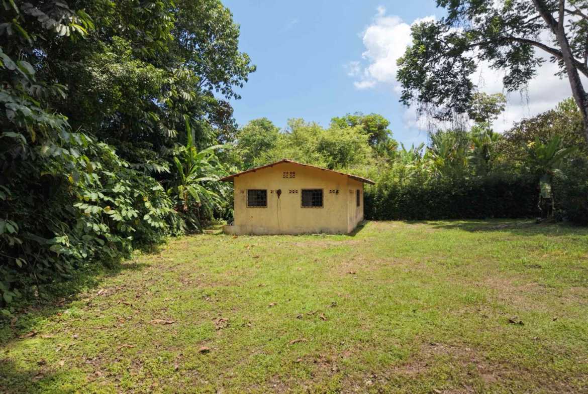 1,201 m² lot in Ojochal, Costa Rica – photo 1 of 12