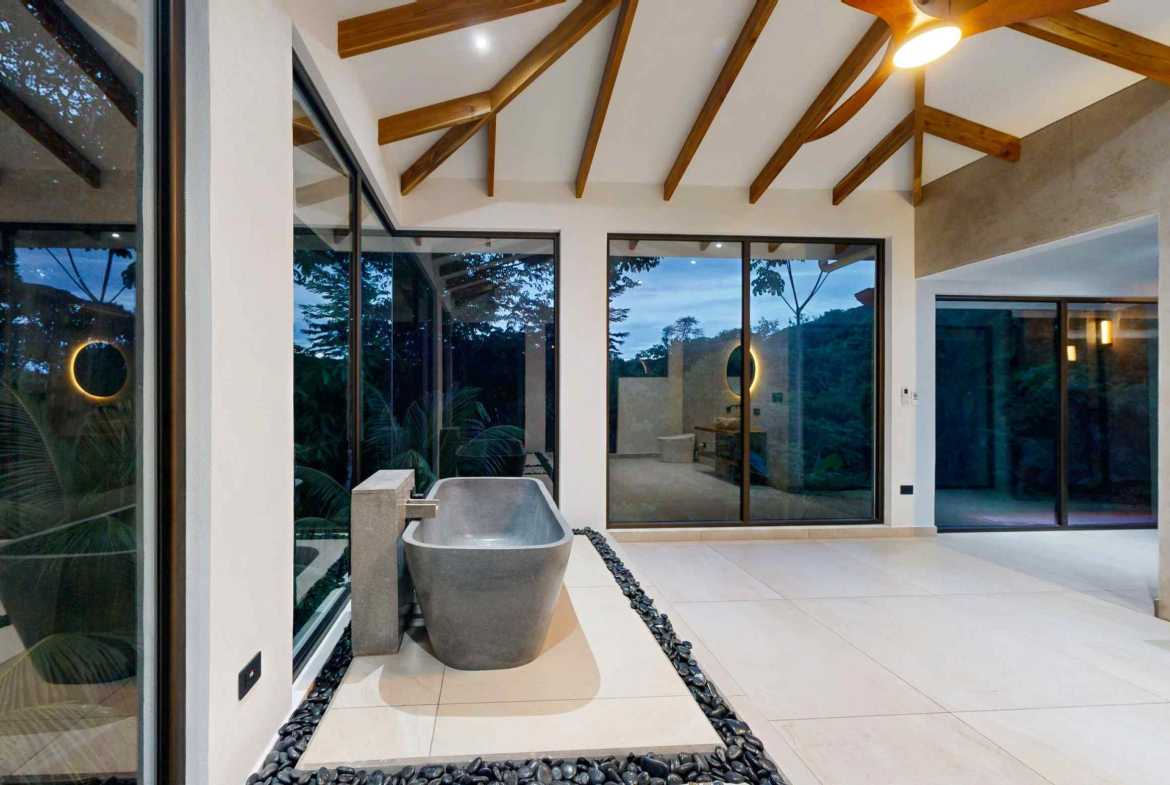 5-bedroom home in Ojochal, Costa Rica – photo 31 of 33
