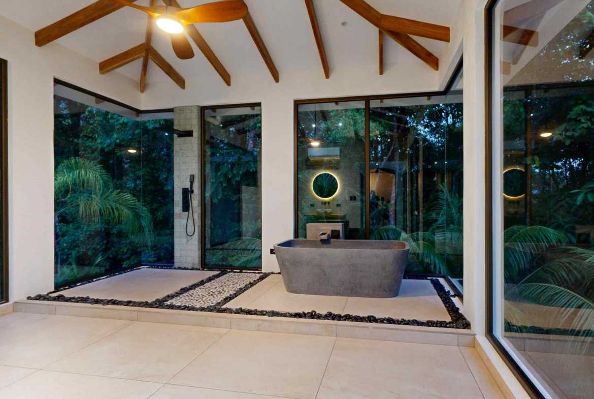 5-bedroom home in Ojochal, Costa Rica – photo 32 of 33