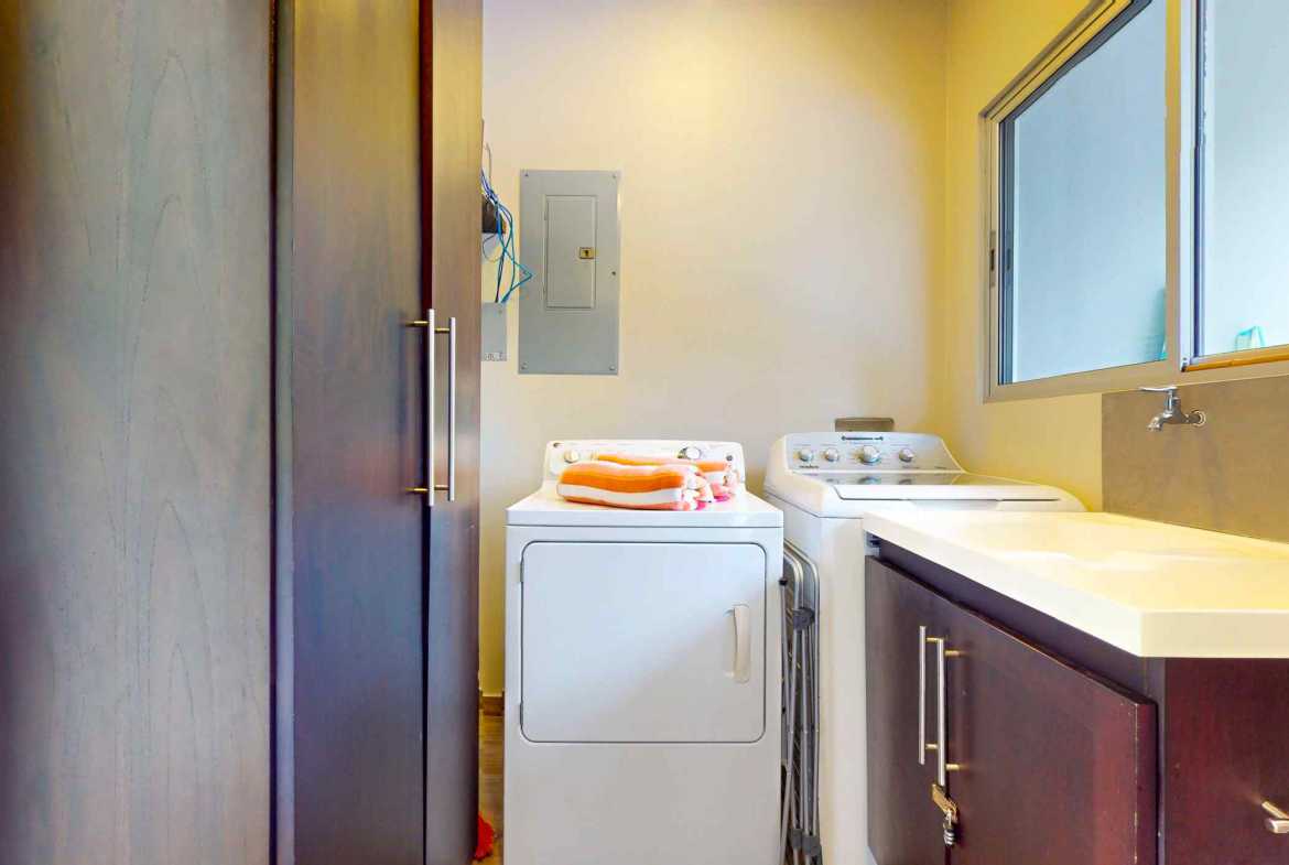 Beautifully Maintained 3-Bedroom Villa, photo 12 of 24