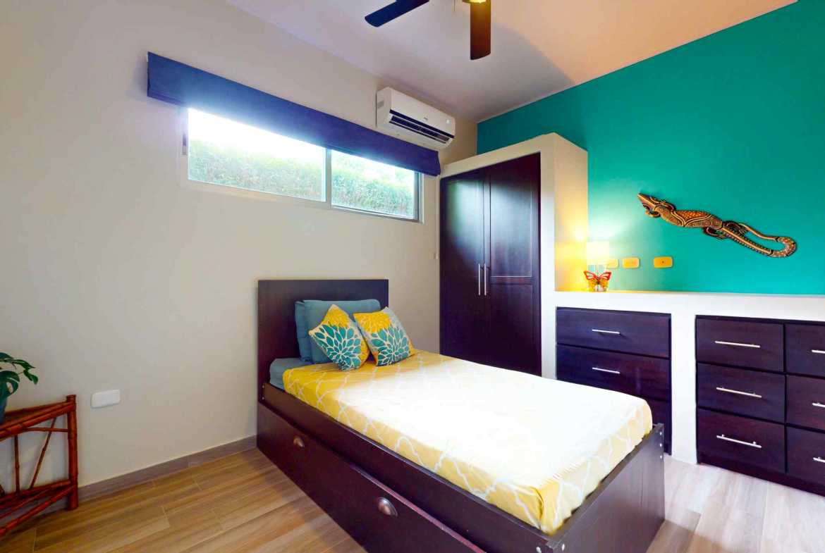 Beautifully Maintained 3-Bedroom Villa, photo 16 of 24