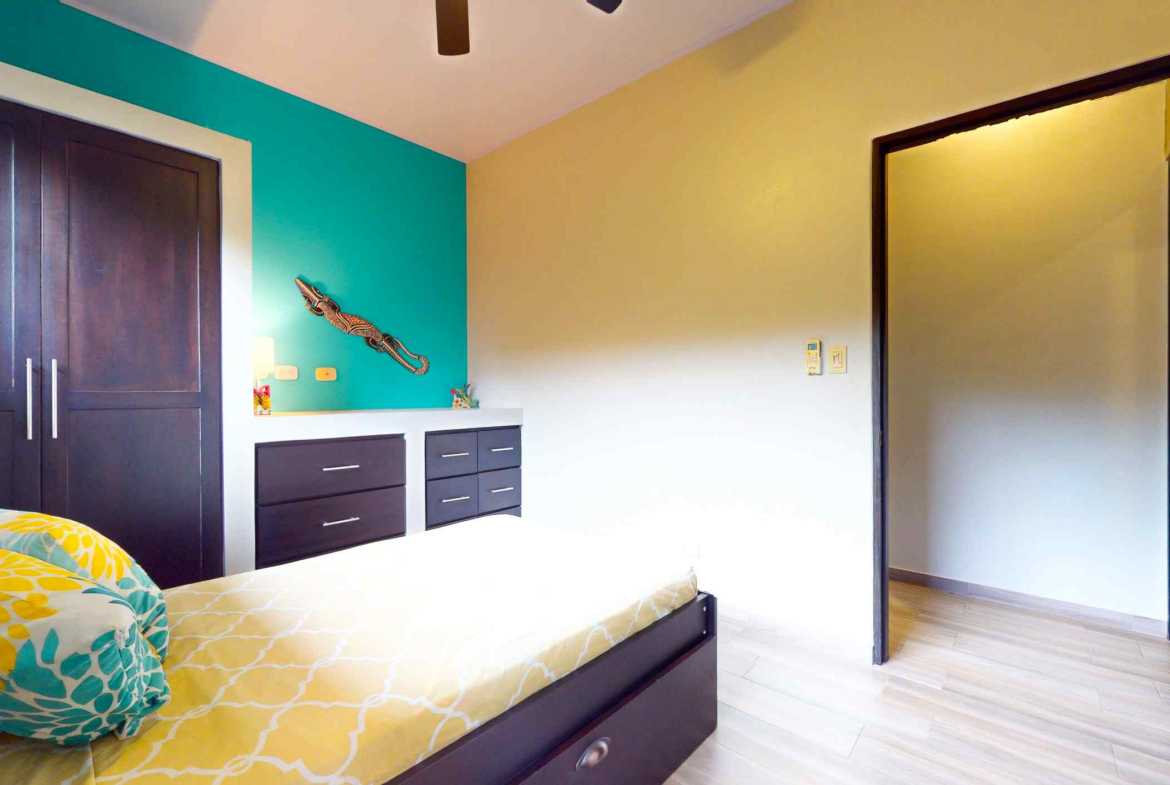 Beautifully Maintained 3-Bedroom Villa, photo 17 of 24