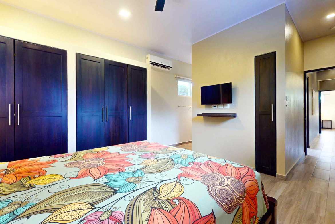 Beautifully Maintained 3-Bedroom Villa, photo 18 of 24