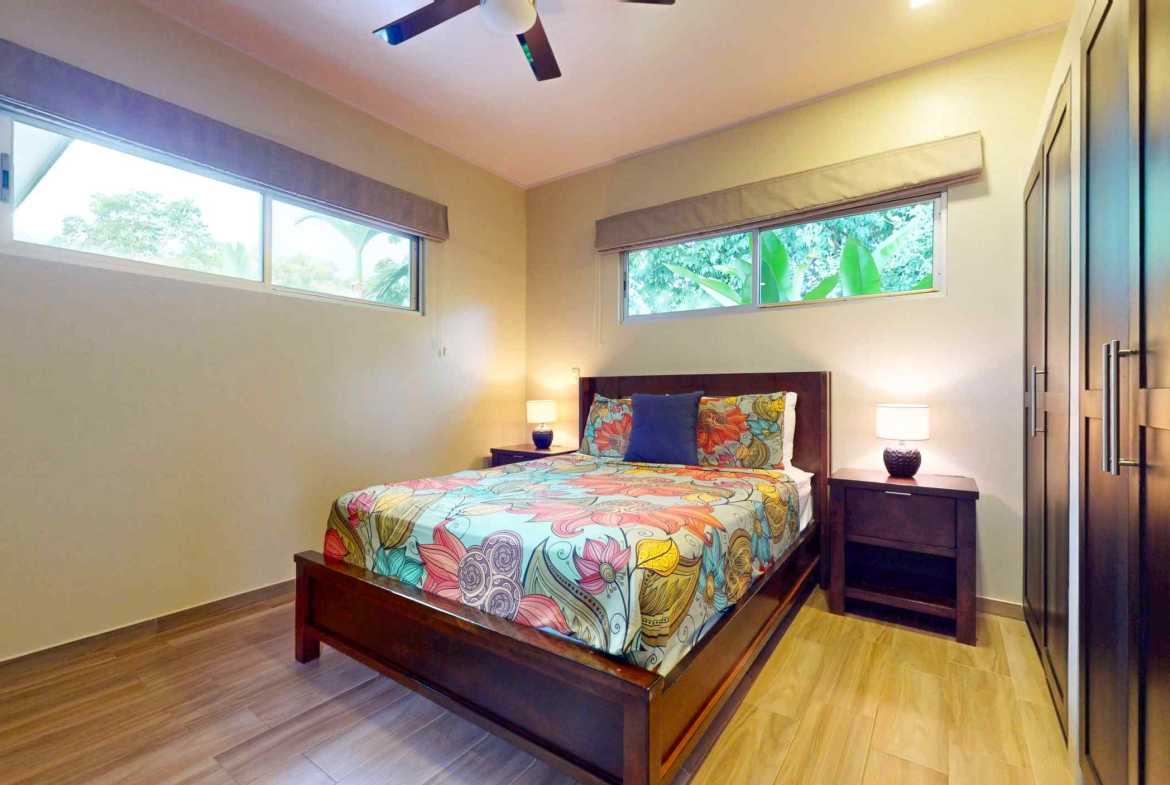 Beautifully Maintained 3-Bedroom Villa, photo 20 of 24