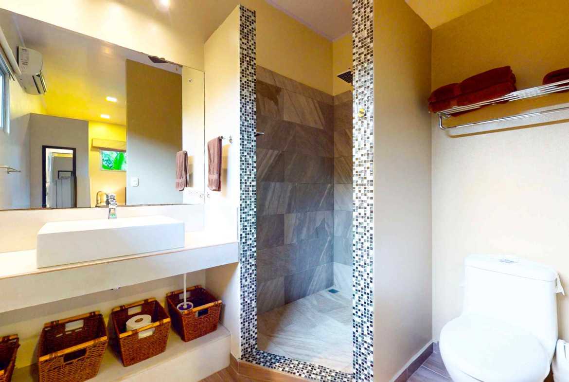 Beautifully Maintained 3-Bedroom Villa, photo 21 of 24
