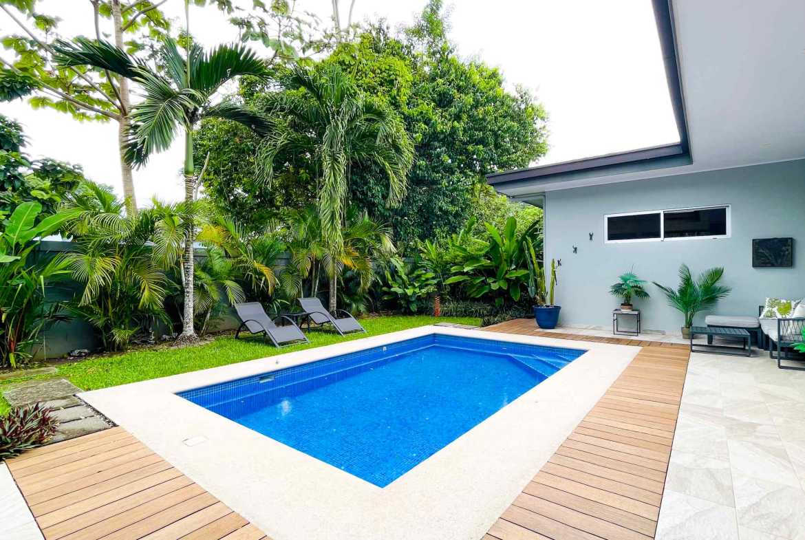 Beautifully Maintained 3-Bedroom Villa, photo 23 of 24