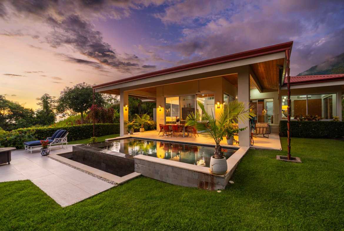 2-Bedroom Ocean View Home with Infinity Pool & Panoramic Views, photo 1 of 24