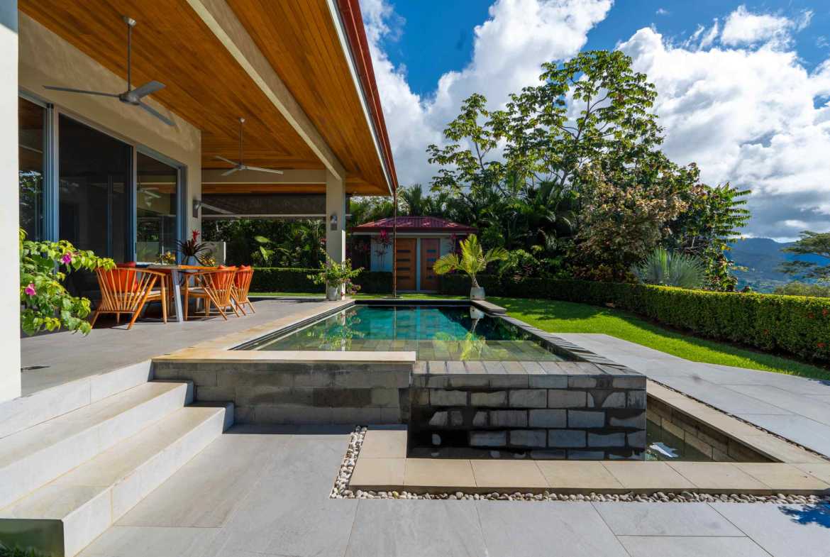 2-Bedroom Ocean View Home with Infinity Pool & Panoramic Views, photo 6 of 24
