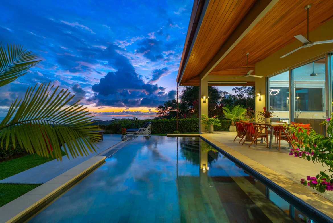 2-Bedroom Ocean View Home with Infinity Pool & Panoramic Views, photo 8 of 24