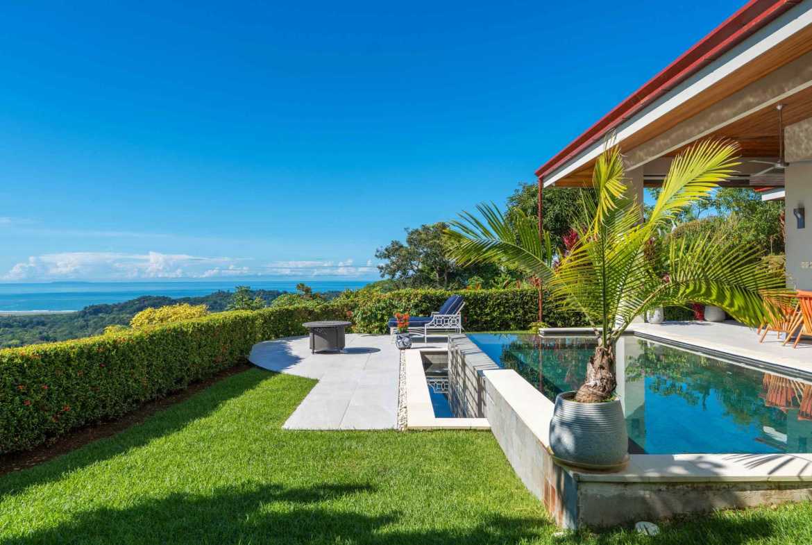 2-Bedroom Ocean View Home with Infinity Pool & Panoramic Views, photo 2 of 24