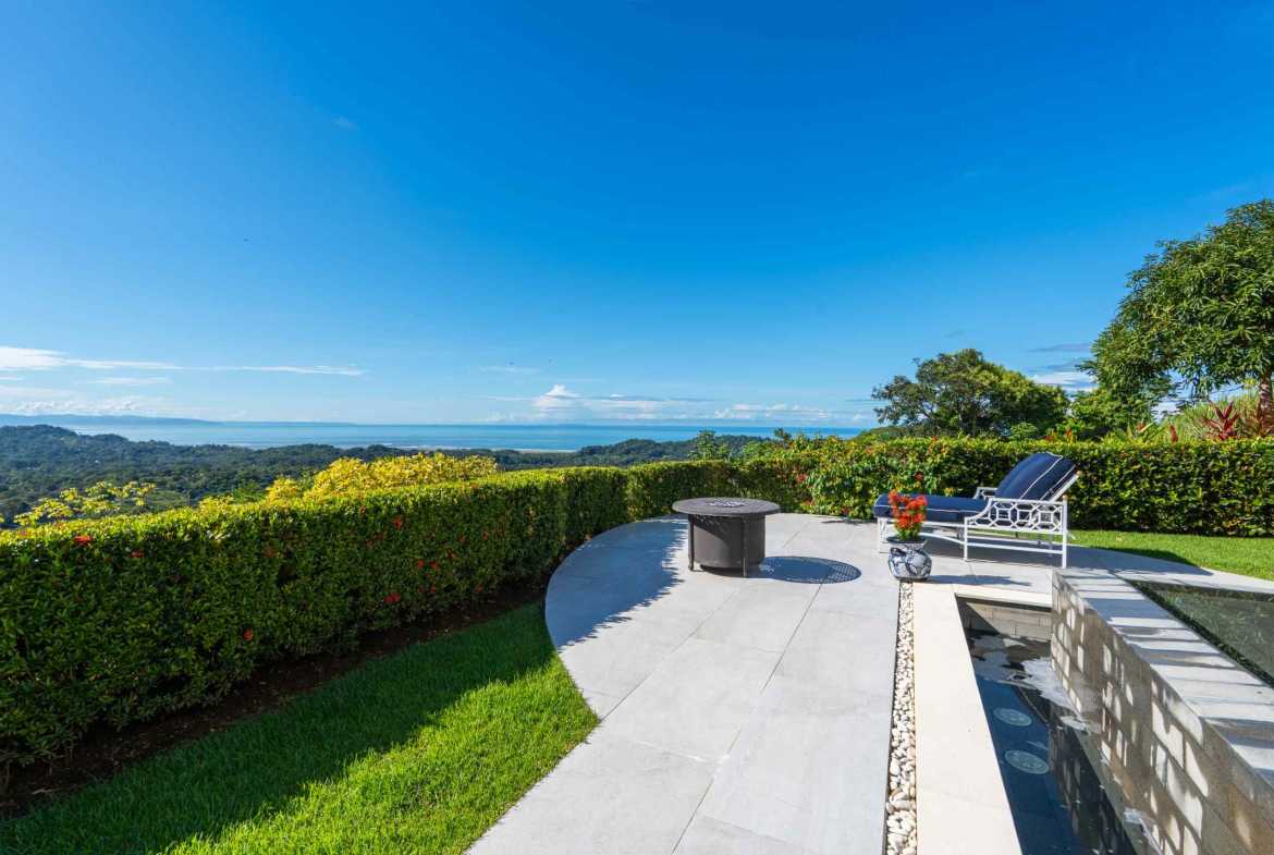 2-Bedroom Ocean View Home with Infinity Pool & Panoramic Views, photo 9 of 24
