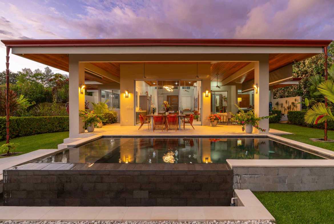2-Bedroom Ocean View Home with Infinity Pool & Panoramic Views, photo 10 of 24