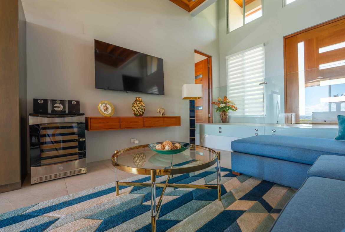 2-Bedroom Ocean View Home with Infinity Pool & Panoramic Views, photo 15 of 24