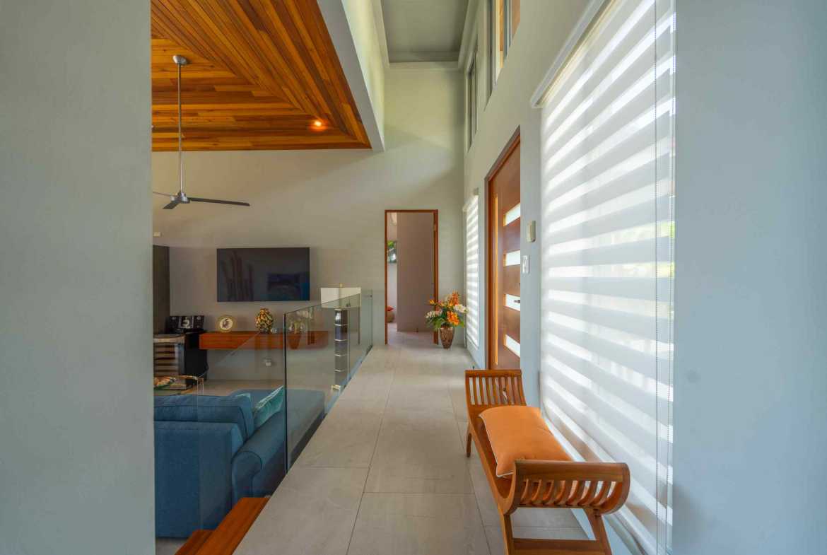 2-Bedroom Ocean View Home with Infinity Pool & Panoramic Views, photo 16 of 24
