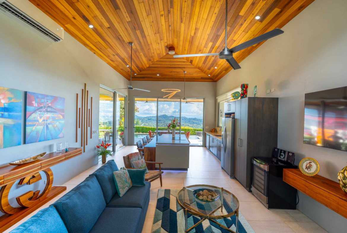 2-Bedroom Ocean View Home with Infinity Pool & Panoramic Views, photo 19 of 24