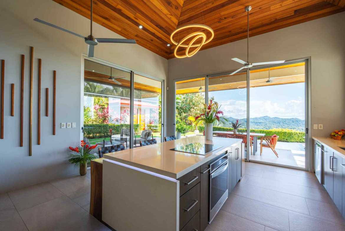 2-Bedroom Ocean View Home with Infinity Pool & Panoramic Views, photo 20 of 24