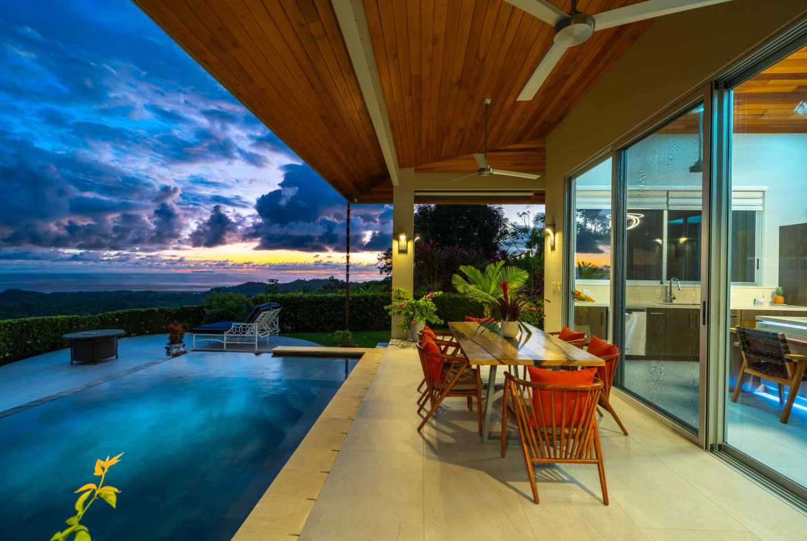 2-Bedroom Ocean View Home with Infinity Pool & Panoramic Views, photo 23 of 24