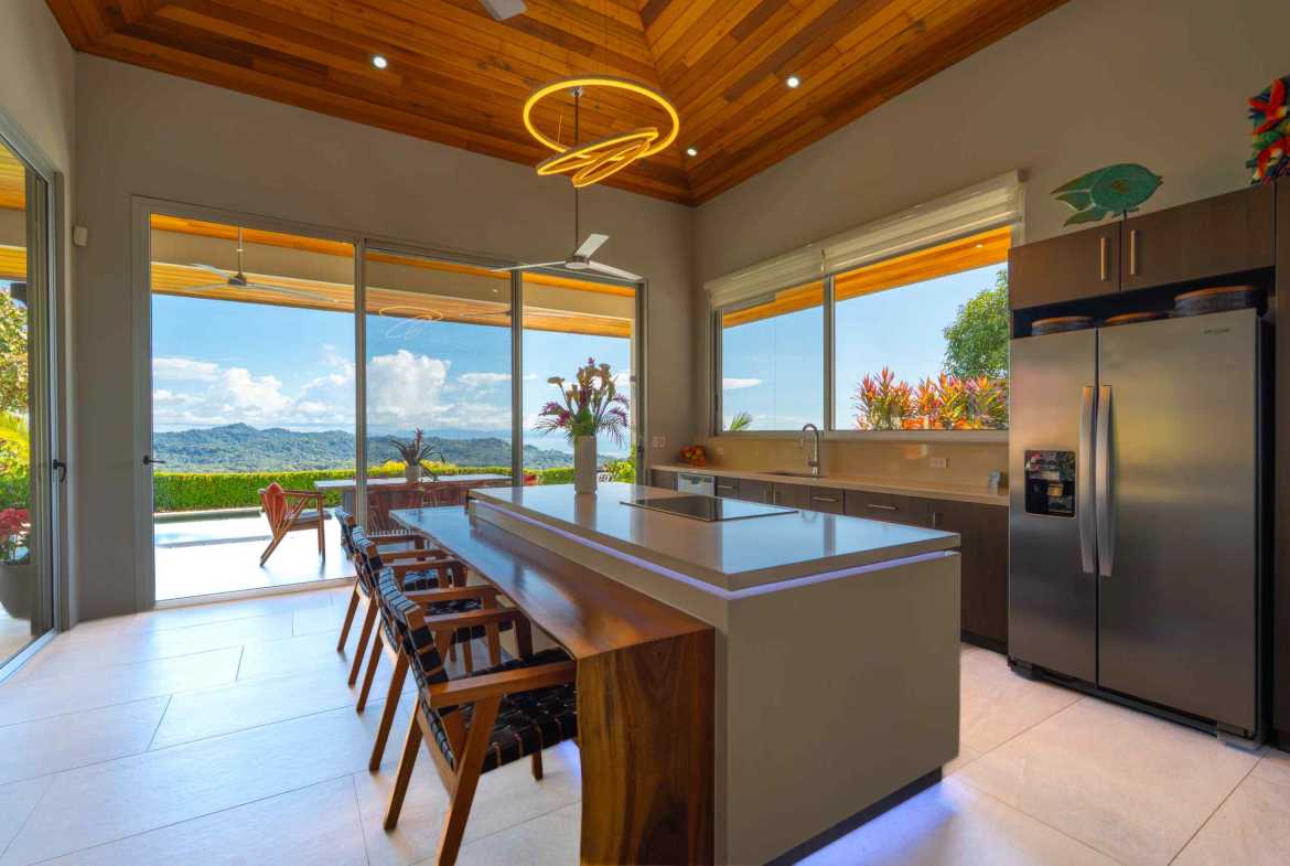 2-Bedroom Ocean View Home with Infinity Pool & Panoramic Views, photo 24 of 24