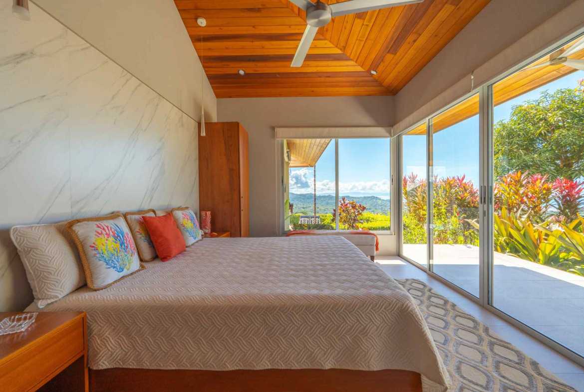 3-bedroom home in Ojochal, Costa Rica – photo 28 of 60