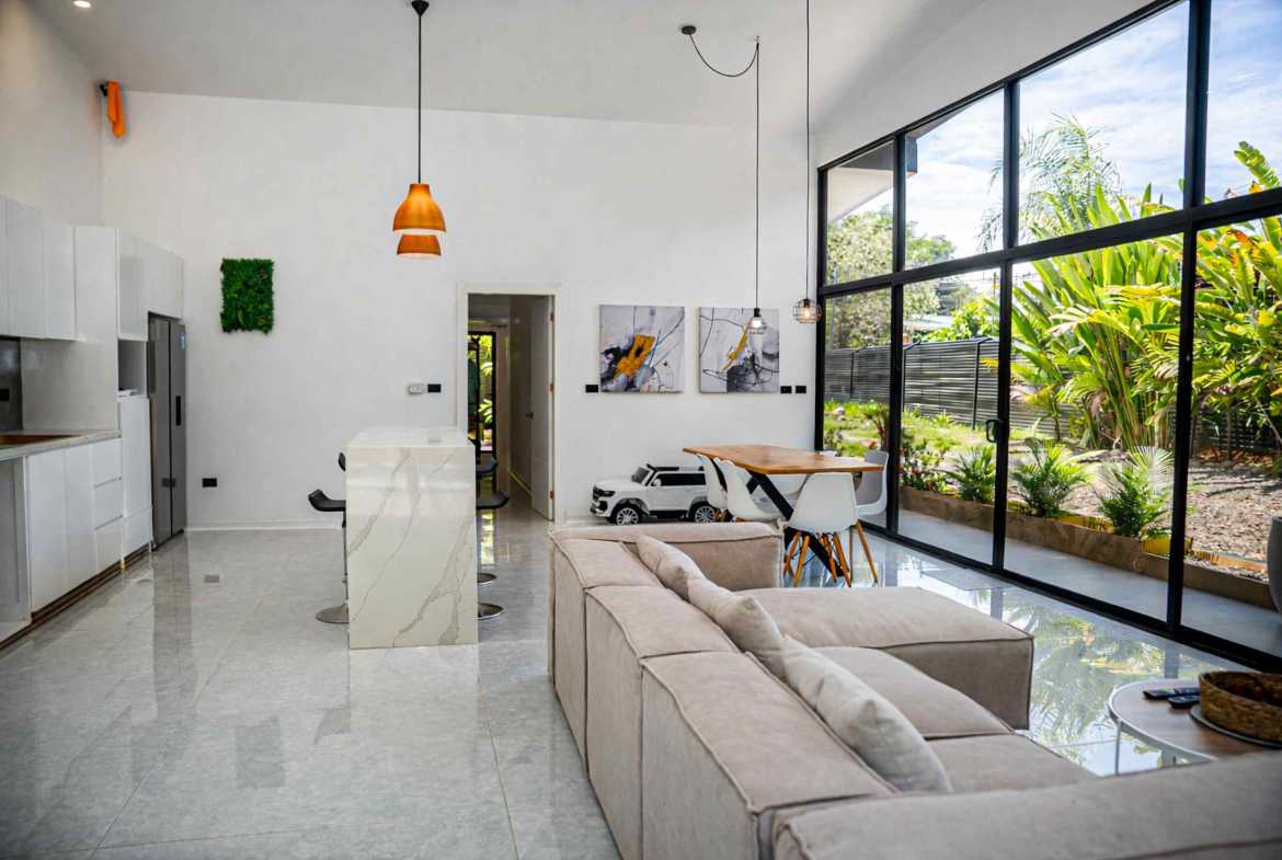 3-Bedroom Villa with Pool & Creek-Side Setting, photo 18 of 24