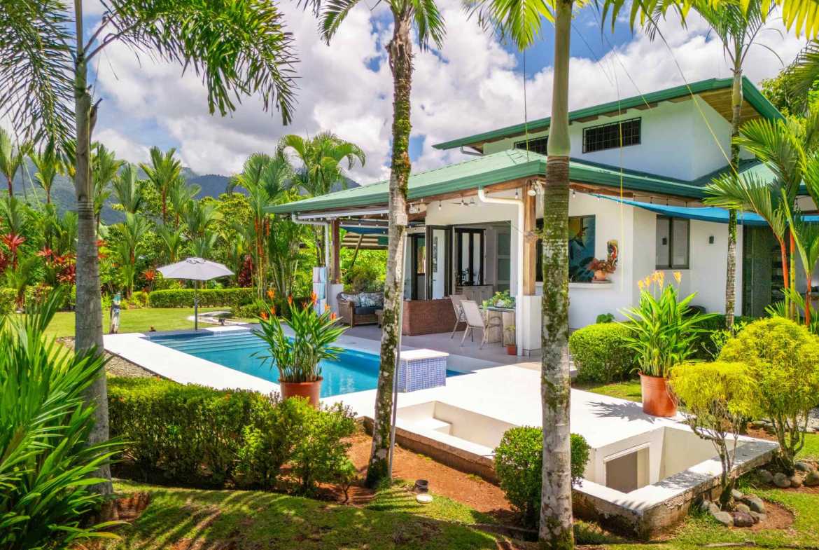 Sunset Ocean View 2-Bedroom Home with Private Pool & Mountain Vistas, photo 6 of 24