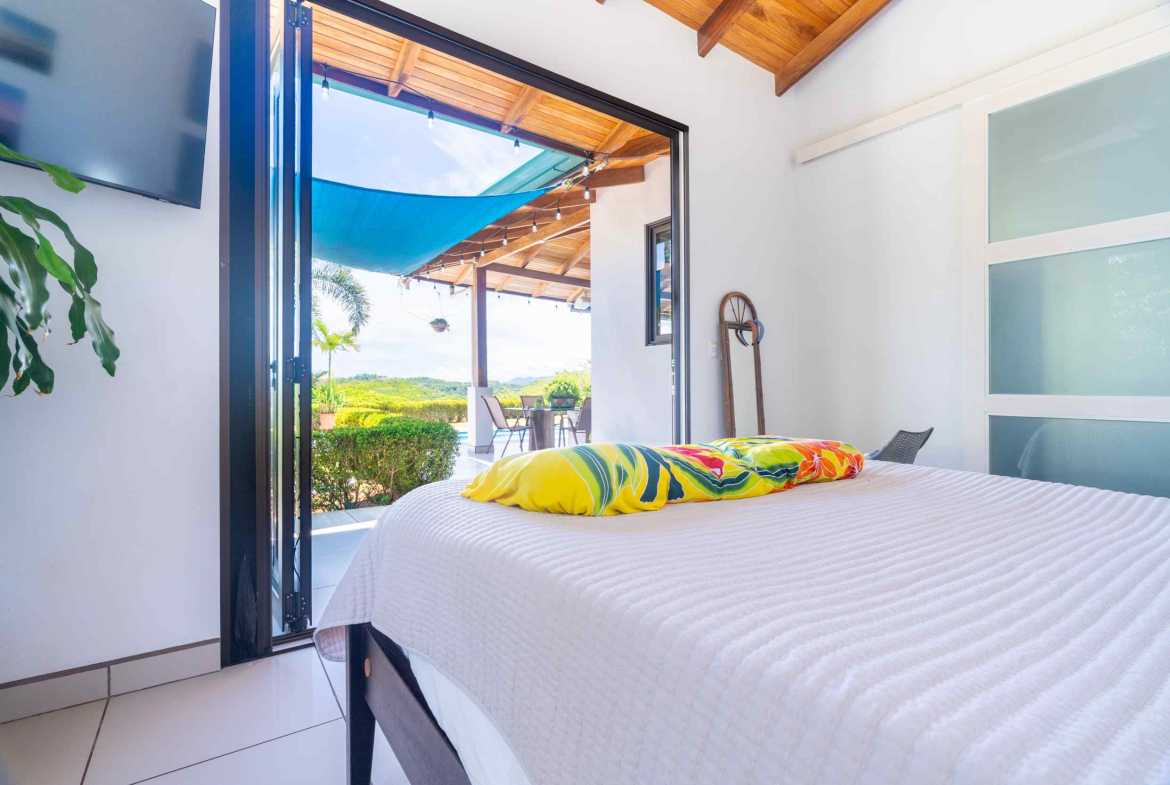 Sunset Ocean View 2-Bedroom Home with Private Pool & Mountain Vistas, photo 19 of 24