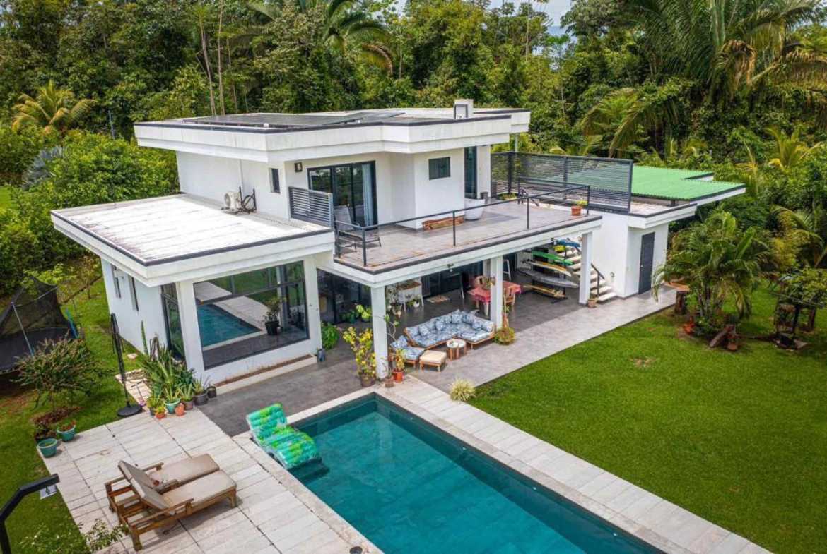 3-Bedroom House with Jungle Mountain Views & Large Pool, photo 1 of 19