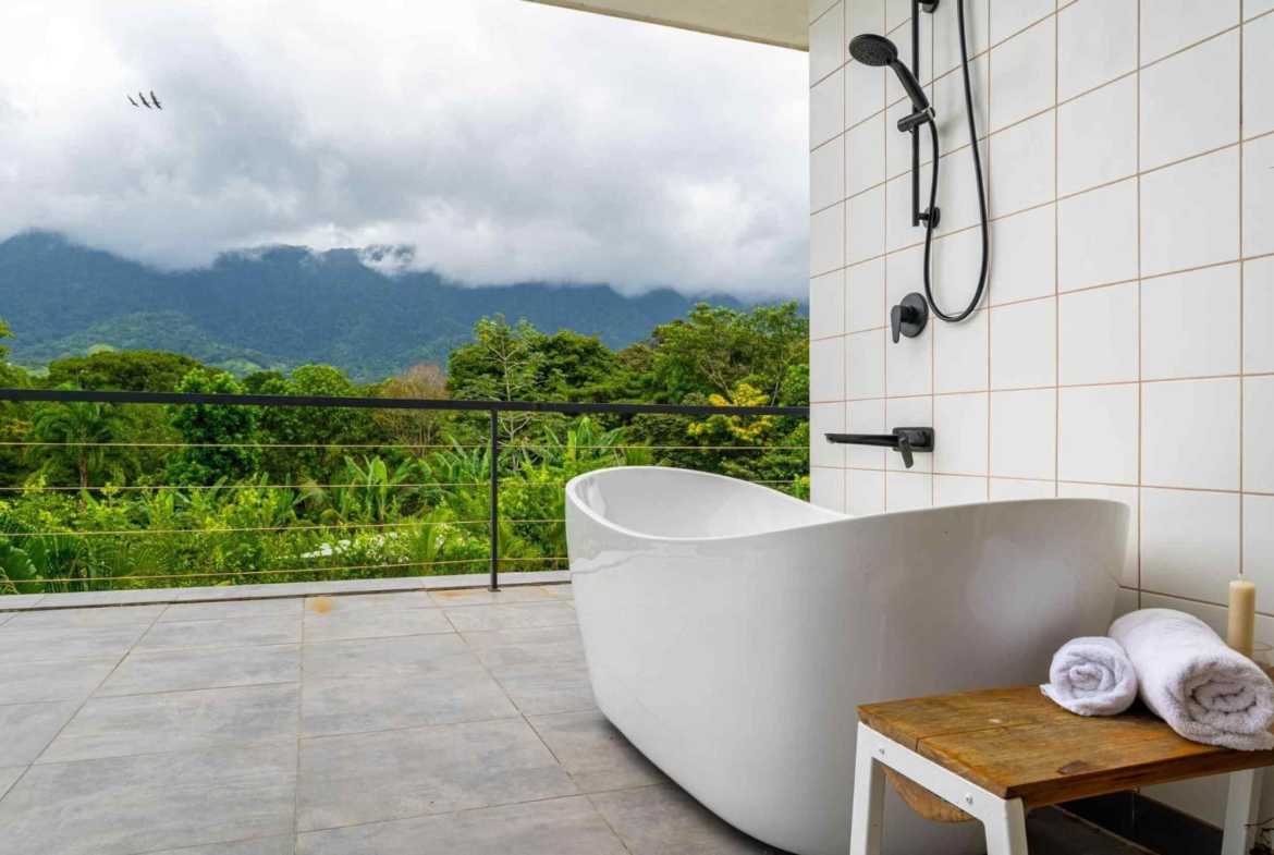 3-Bedroom House with Jungle Mountain Views & Large Pool, photo 8 of 19