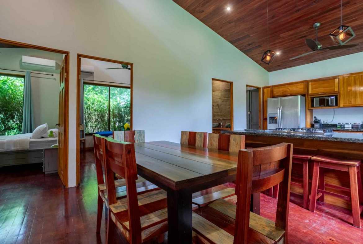Walk-to-Beach 2-Bedroom Pinewood Home, photo 15 of 24