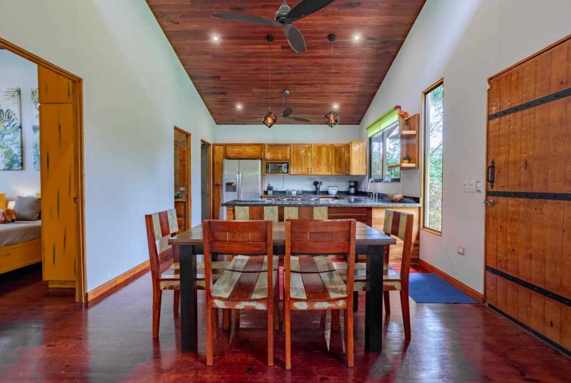 Walk-to-Beach 2-Bedroom Pinewood Home, photo 19 of 24