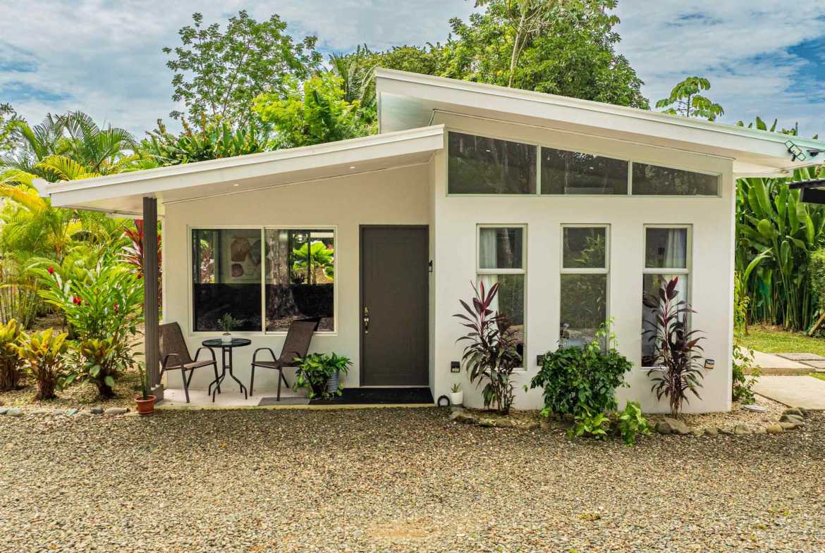 Cozy 2-Bedroom Home with Private Pool & Room to Expand Near the Beach, photo 6 of 24