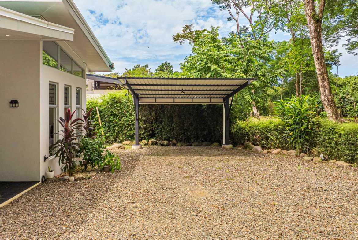 Cozy 2-Bedroom Home with Private Pool & Room to Expand Near the Beach, photo 7 of 24