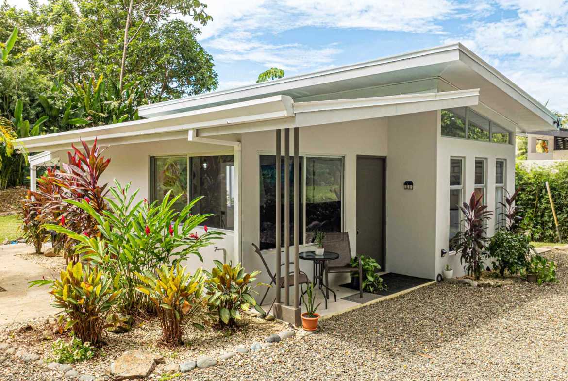 Cozy 2-Bedroom Home with Private Pool & Room to Expand Near the Beach, photo 3 of 24