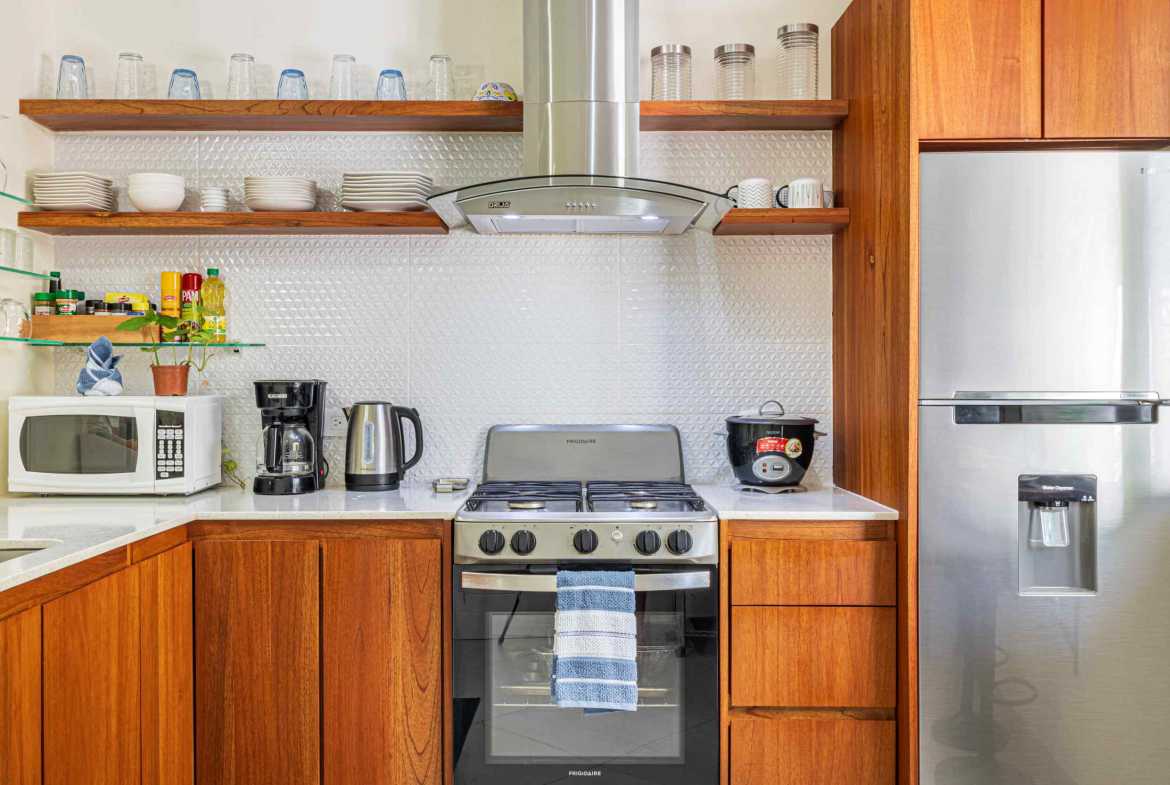 Cozy 2-Bedroom Home with Private Pool & Room to Expand Near the Beach, photo 9 of 24