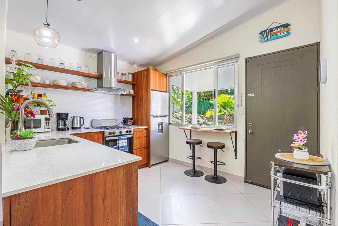 Cozy 2-Bedroom Home with Private Pool & Room to Expand Near the Beach, photo 10 of 24