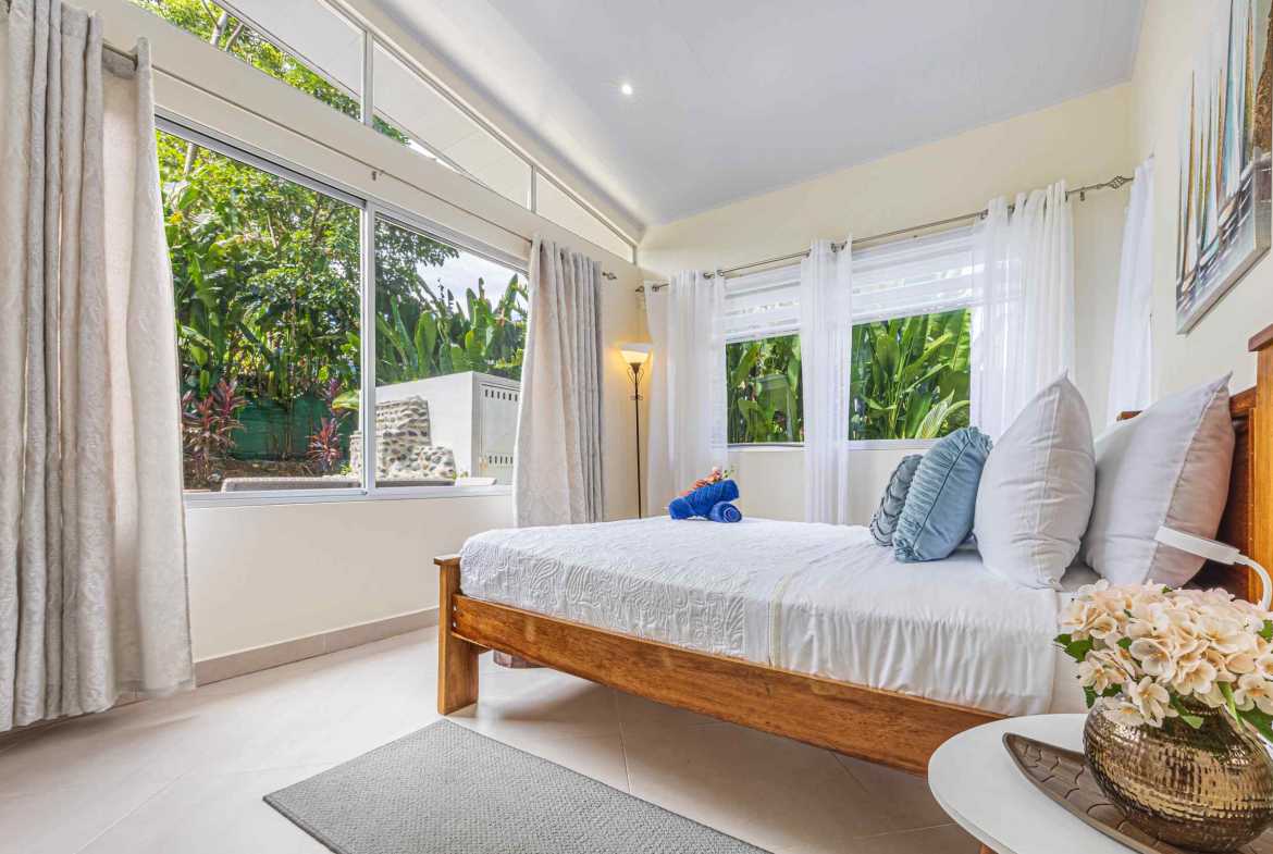 Cozy 2-Bedroom Home with Private Pool & Room to Expand Near the Beach, photo 18 of 24