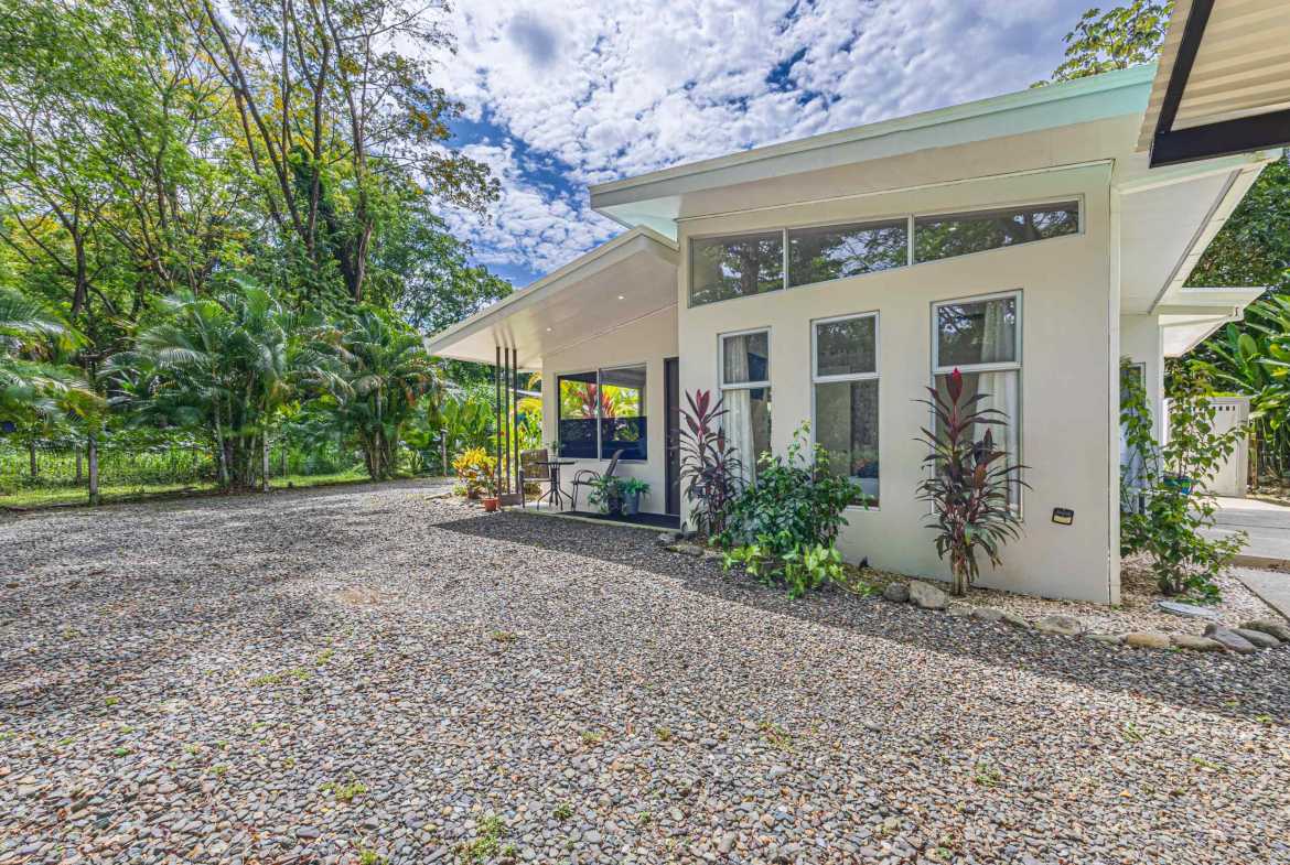 Cozy 2-Bedroom Home with Private Pool & Room to Expand Near the Beach, photo 24 of 24